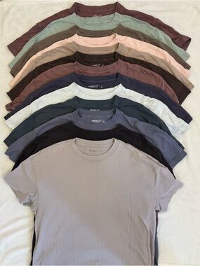 Abercrombie & Fitch Men’s T-Shirts 13 Pack - SIZE LARGE